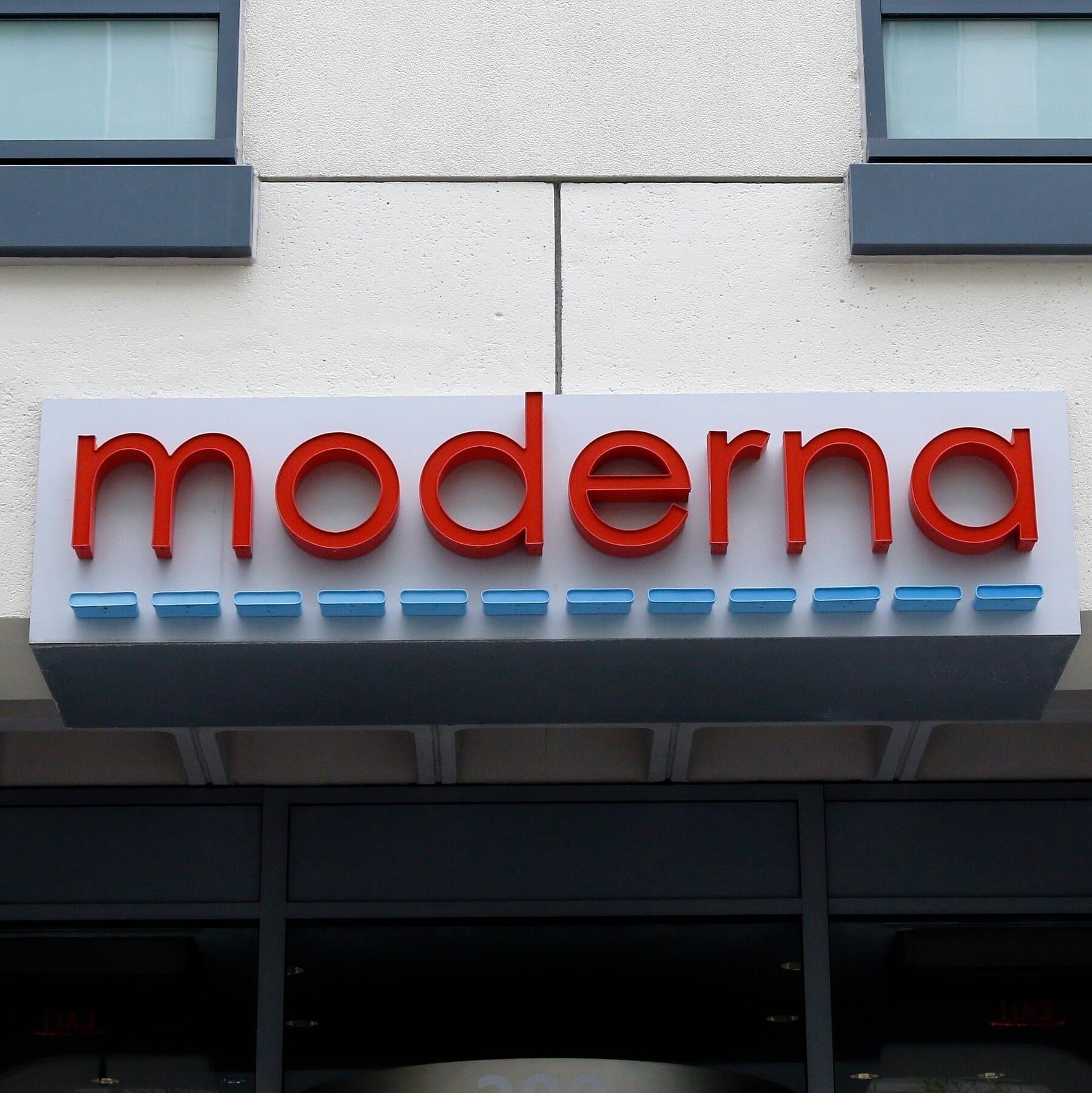 F.D.A. Approves Moderna’s mRNA Flu Vaccine
