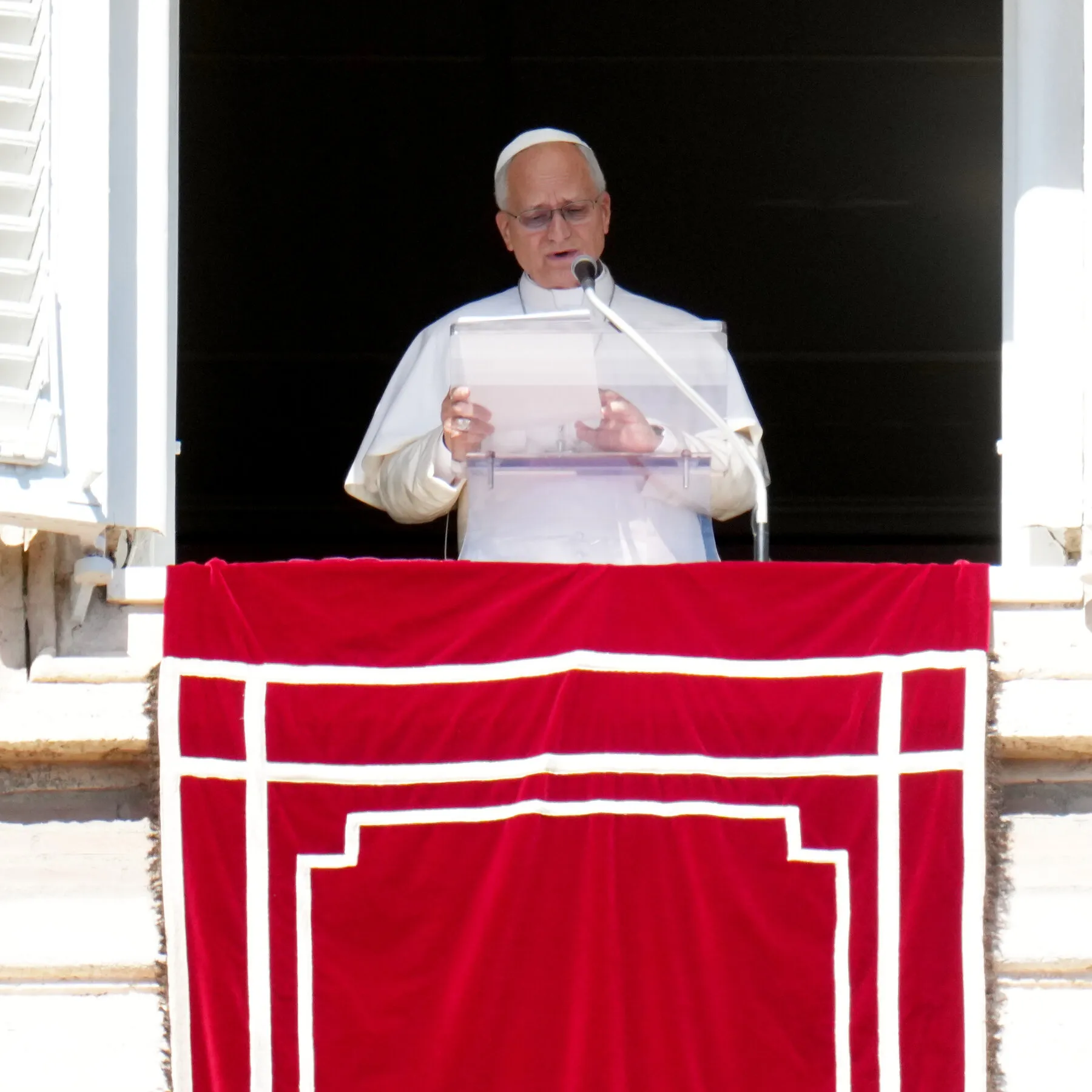 Pope Leo Will Have Surgery to Remove Growth on Lung