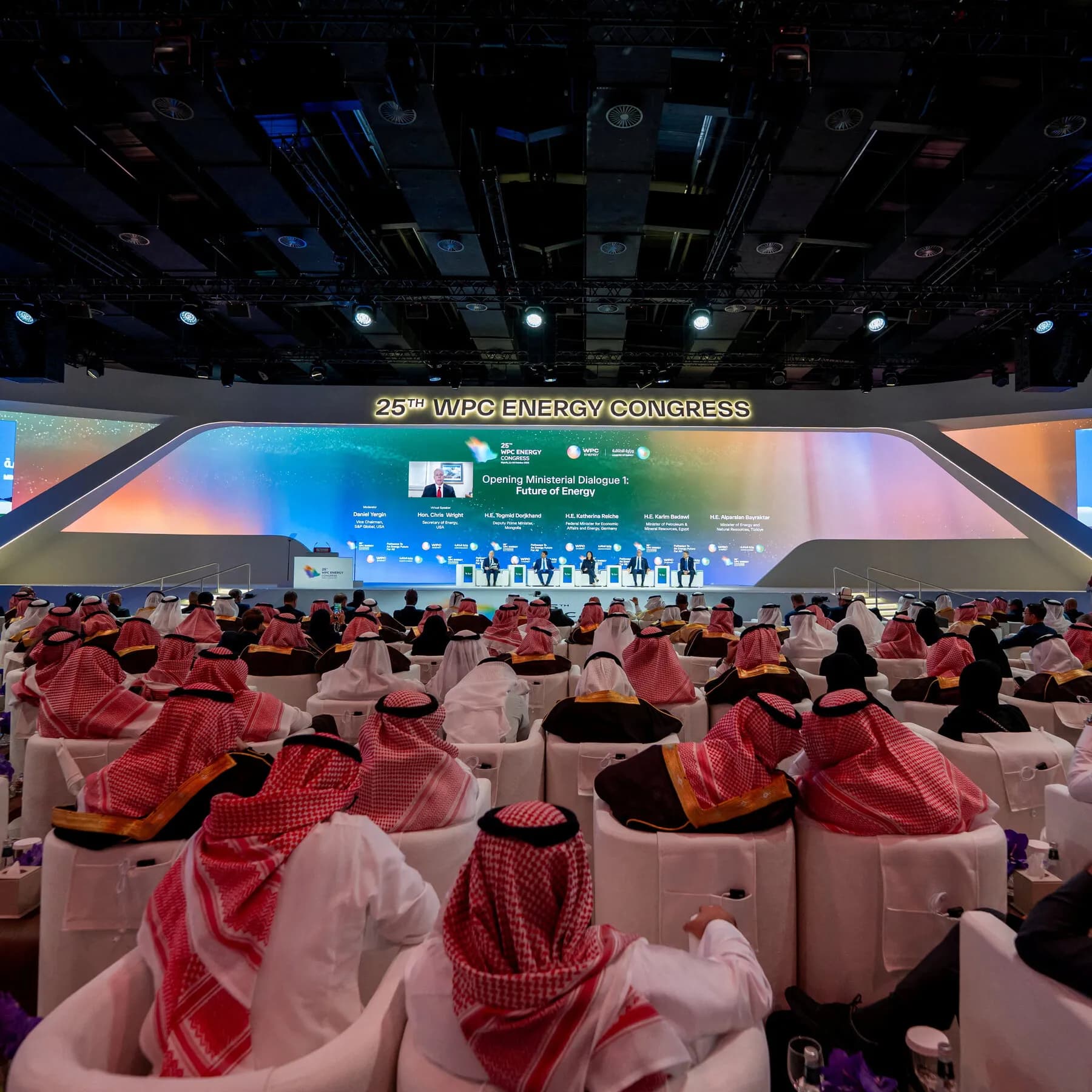 War Collides With Saudi Ambition at a Gathering of Oil Powers