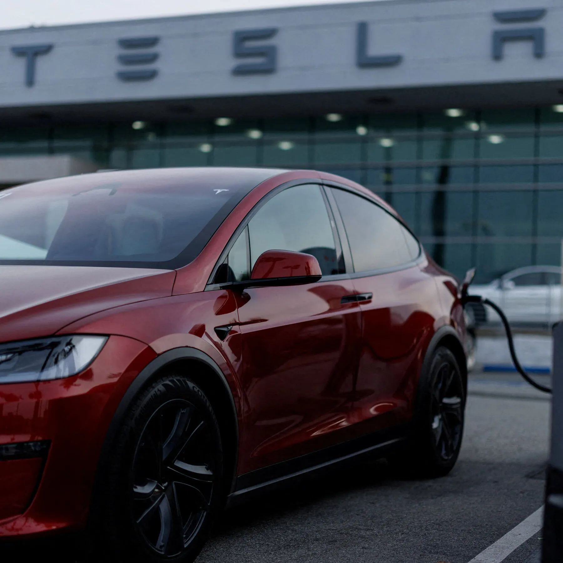 Tesla Profit Slumps as Elon Musk’s Car Company Considers Merging With SpaceX