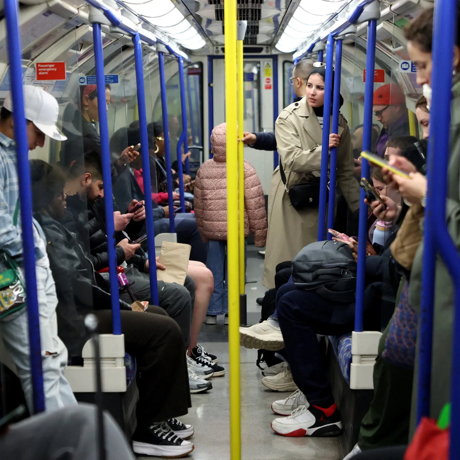 UK to Headphone Dodgers on Trains: Shush