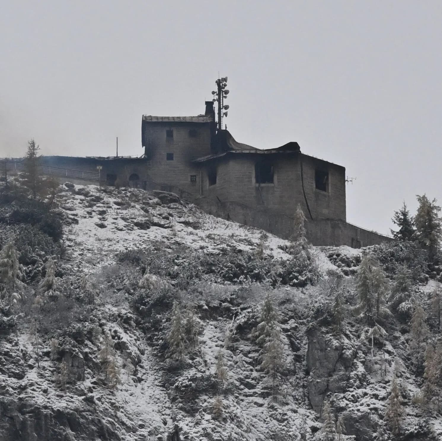 ‘Eagle’s Nest,’ Nazi-Era Guesthouse in German Alps, Is Gutted by Fire